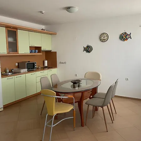 Two-bedroom Sea View Romantika דירה